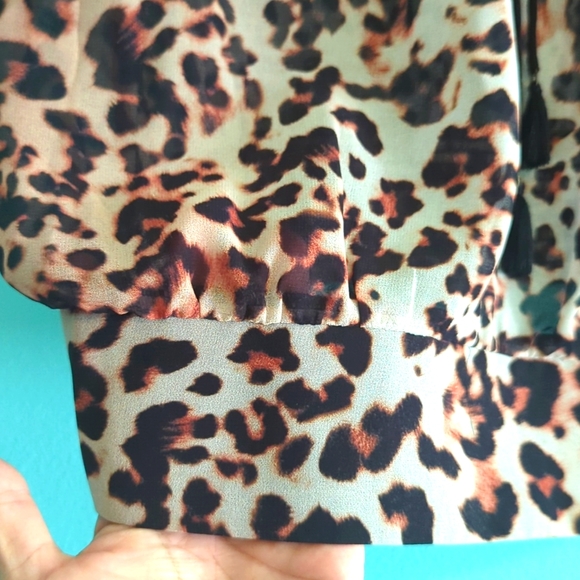 Nwt Bebe Sheer Zebra Top Size M/L - Picture 10 of 15